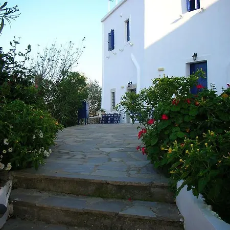 Guest house Xenonas Kamares