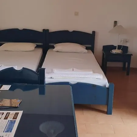 Guest house Xenonas Kamares